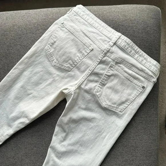 Anthropologie Pilcro White Capris With Floral Print Size 28 - Picture 8 of 9